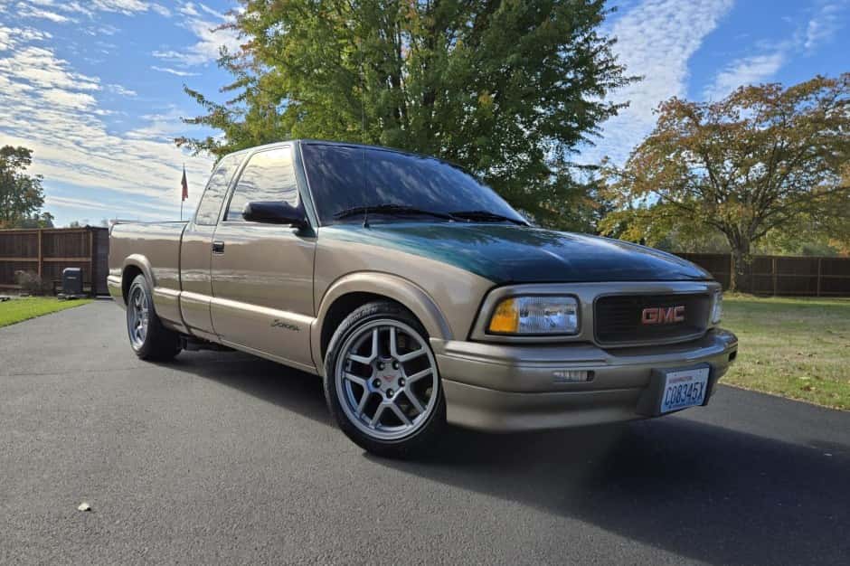 1996 GMC Sonoma (1994-2004) sold for $10,300
