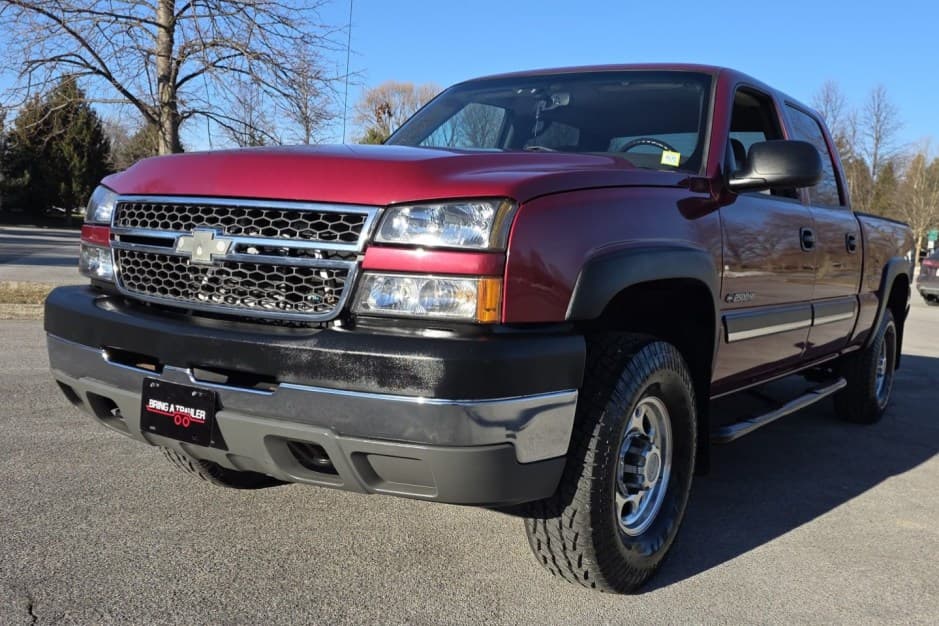 2005 Chevrolet Silverado GMT800 Heavy Duty (2000-2007) sold for $18,000