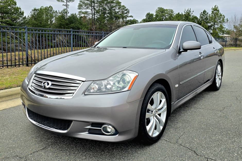 2009 Infiniti M sold for $14,850