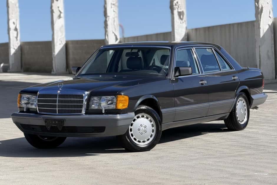 1989 Mercedes-Benz W126 S-Class sold for $8,100
