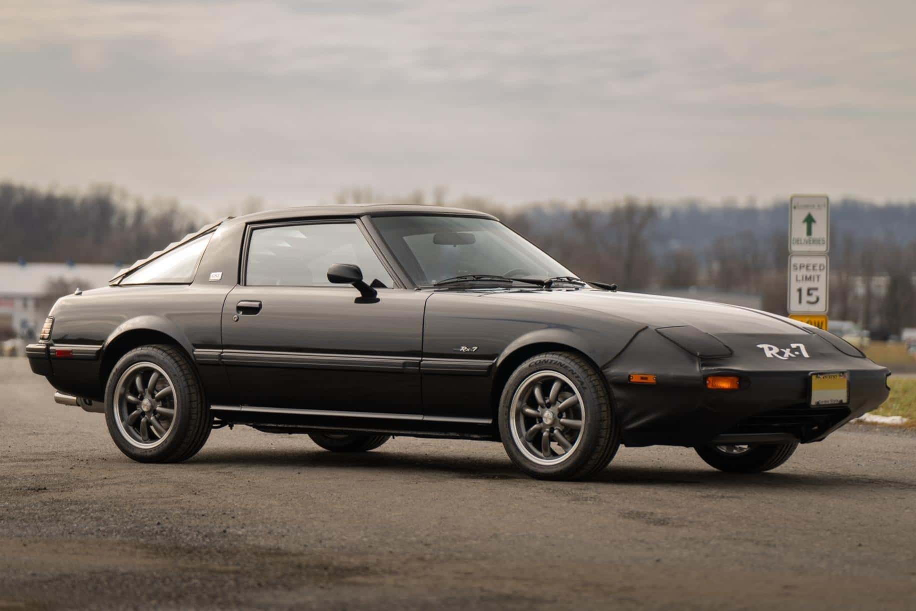 1983 Mazda FB RX-7 sold for $25,800