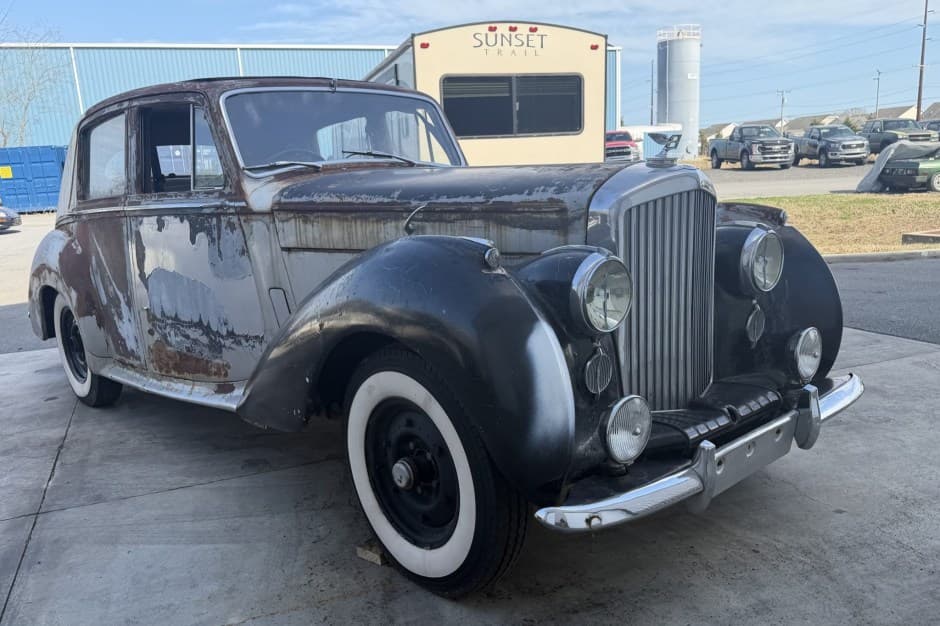 1953 Bentley R-Type sold for $6,100