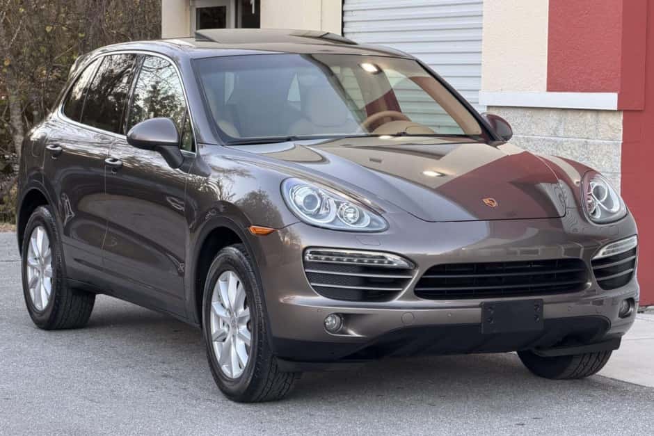 2011 Porsche 958 Cayenne (2011-2018) sold for $13,250
