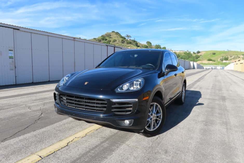 2015 Porsche 958 Cayenne (2011-2018) sold for $11,000
