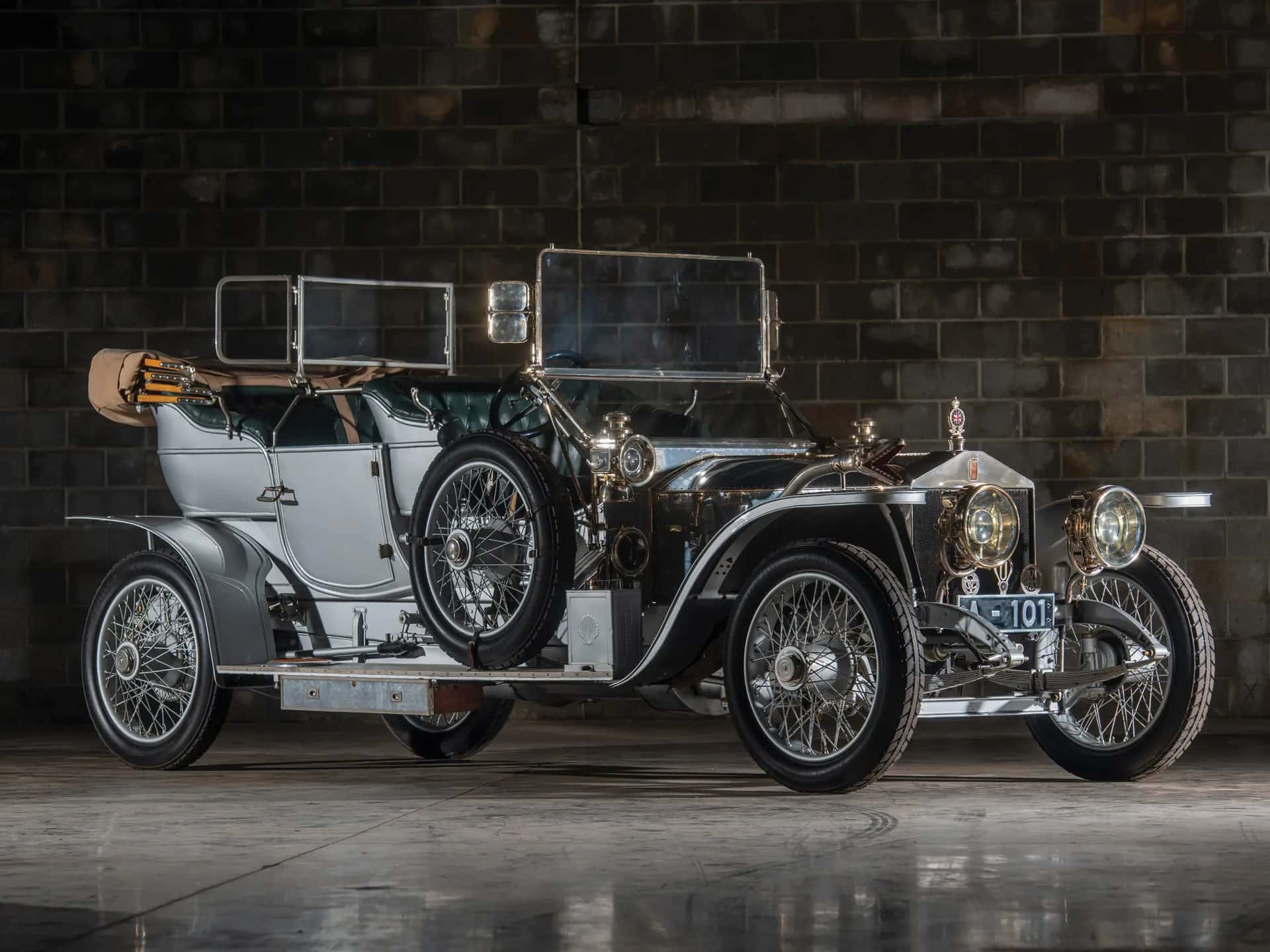 1909 Rolls-Royce 40/50 HP Silver Ghost Roi des Belges in the style of Barker sold for $1,325,000