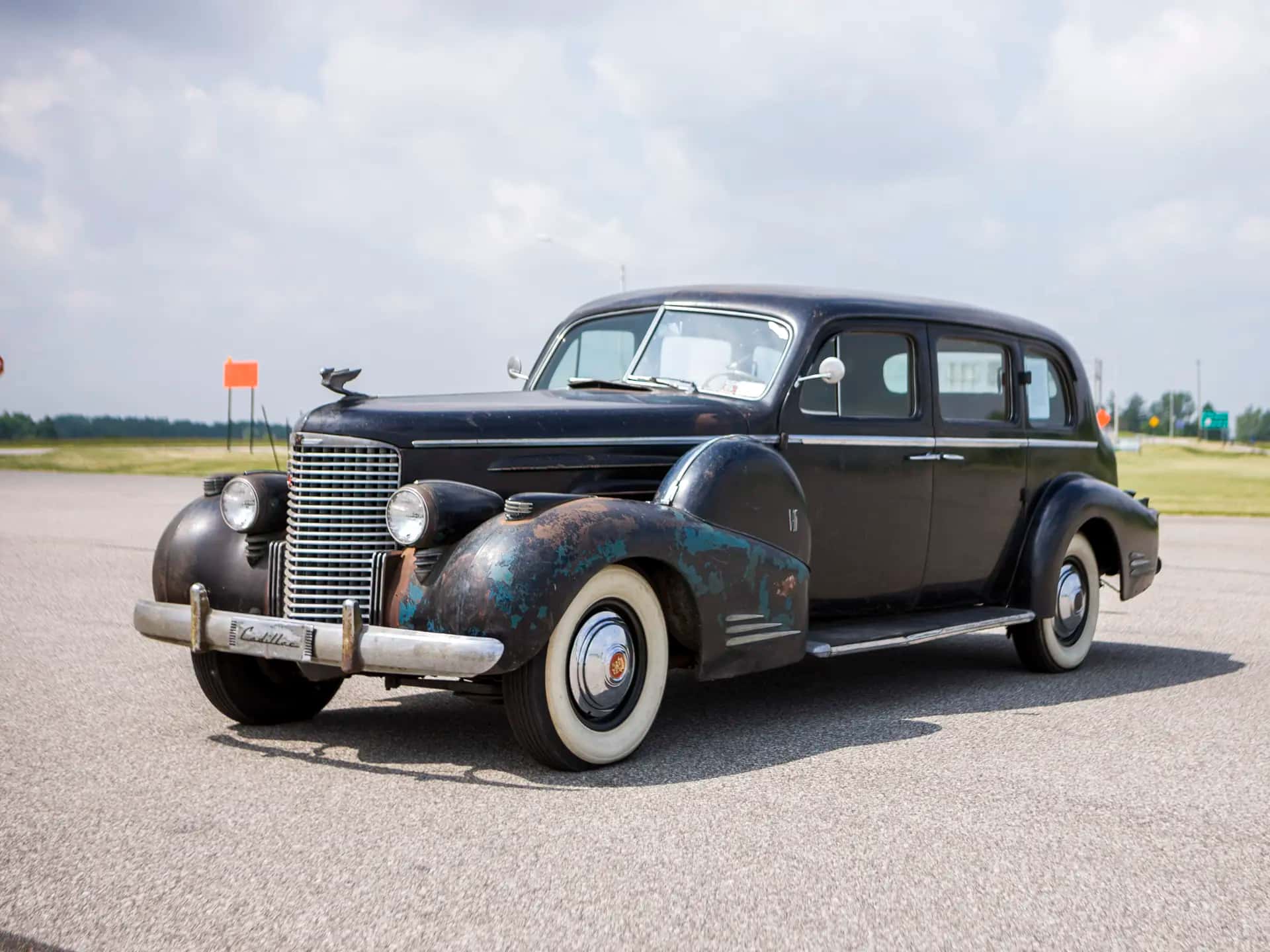 1939 Cadillac V-16 7-Passenger Sedan sold for $11,000