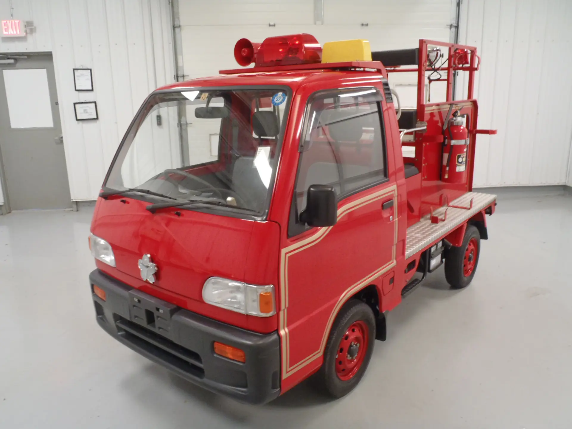 1994 Subaru Sambar Fire Truck sold for $11,000