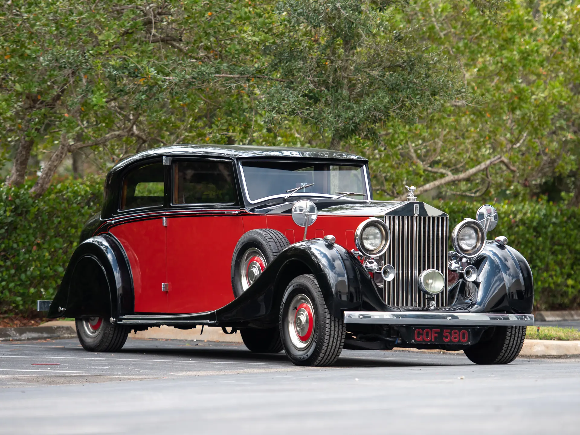 1937 Rolls-Royce Phantom III Saloon sold for $57,750