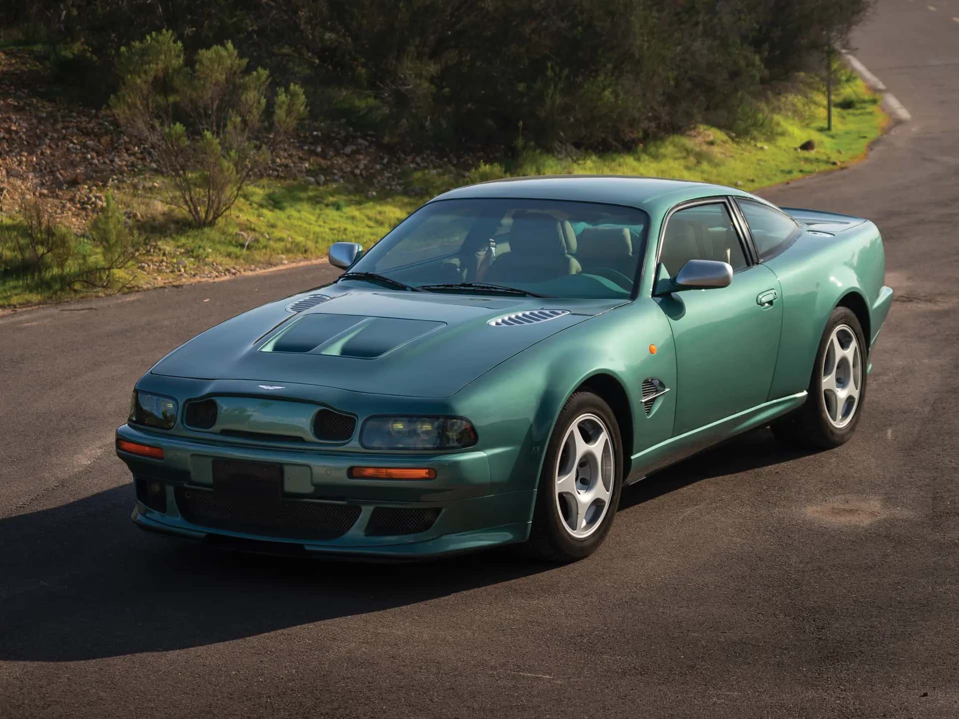 2000 Aston Martin V8 Vantage Le Mans sold for $379,000