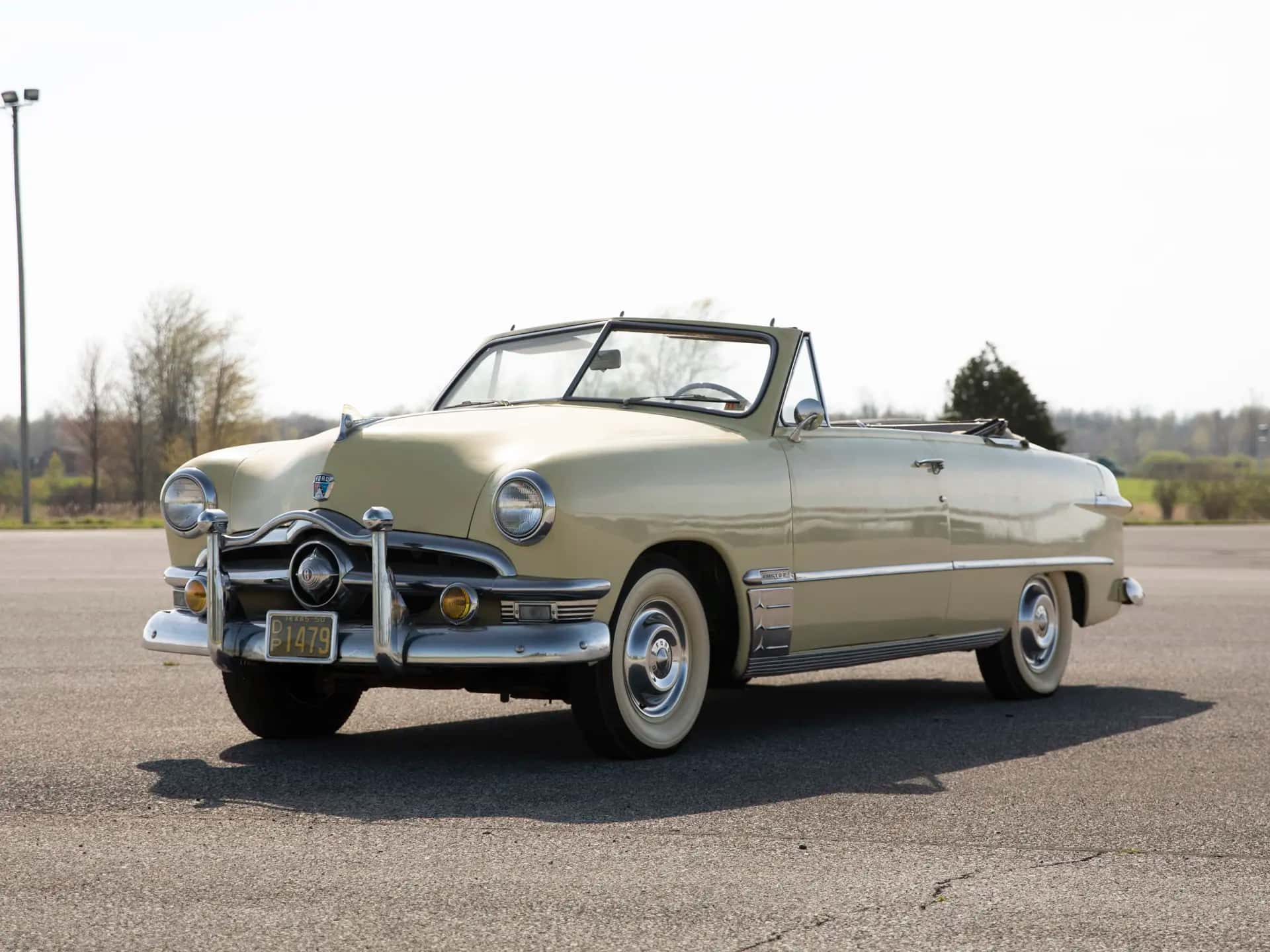 1950 Ford V-8 Custom DeLuxe Convertible sold for $19,250
