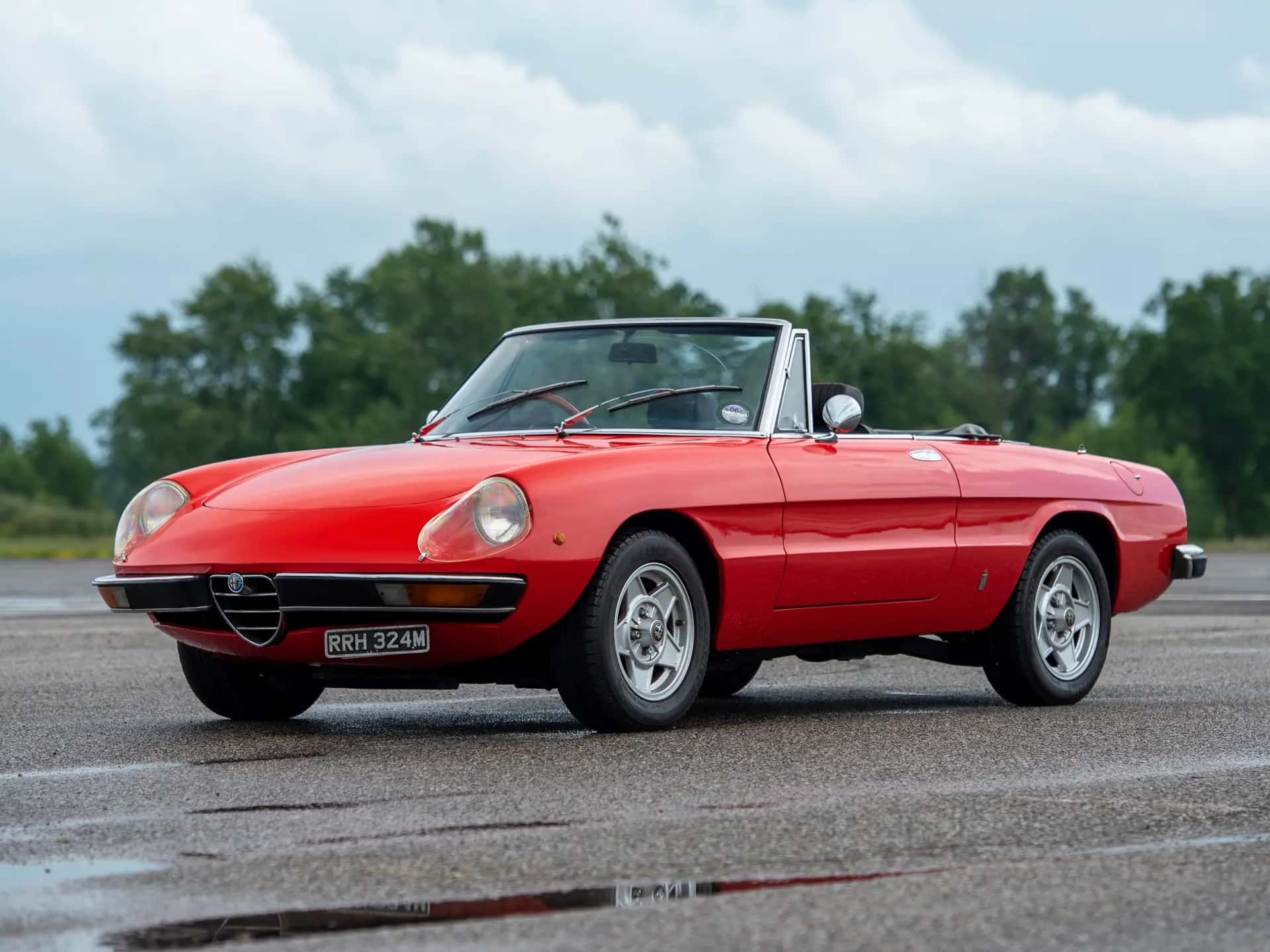 1973 Alfa Romeo 2000 Spider Veloce sold for $15,400