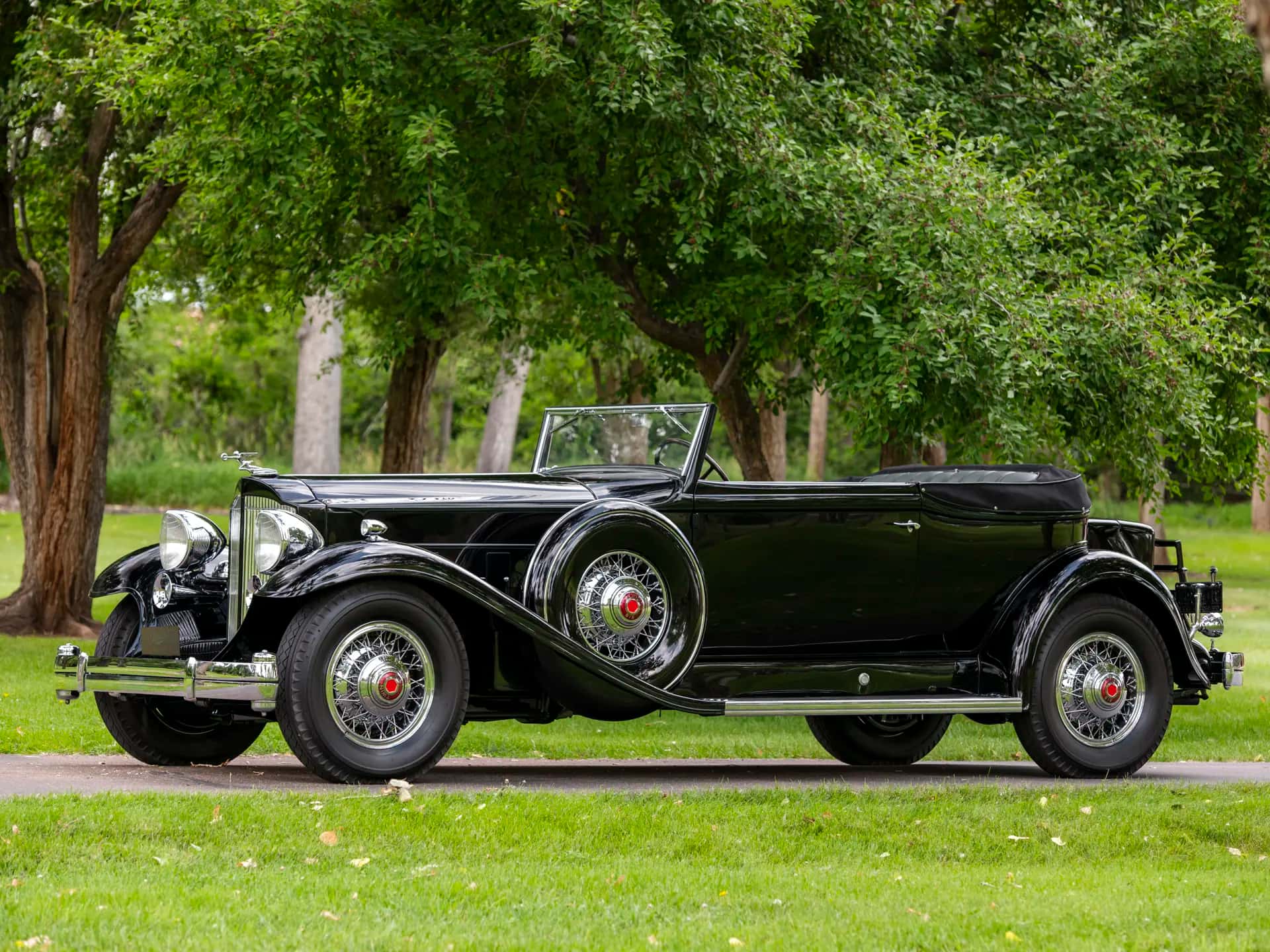1932 Packard 905 Twin Six Convertible Victoria sold for $665,000
