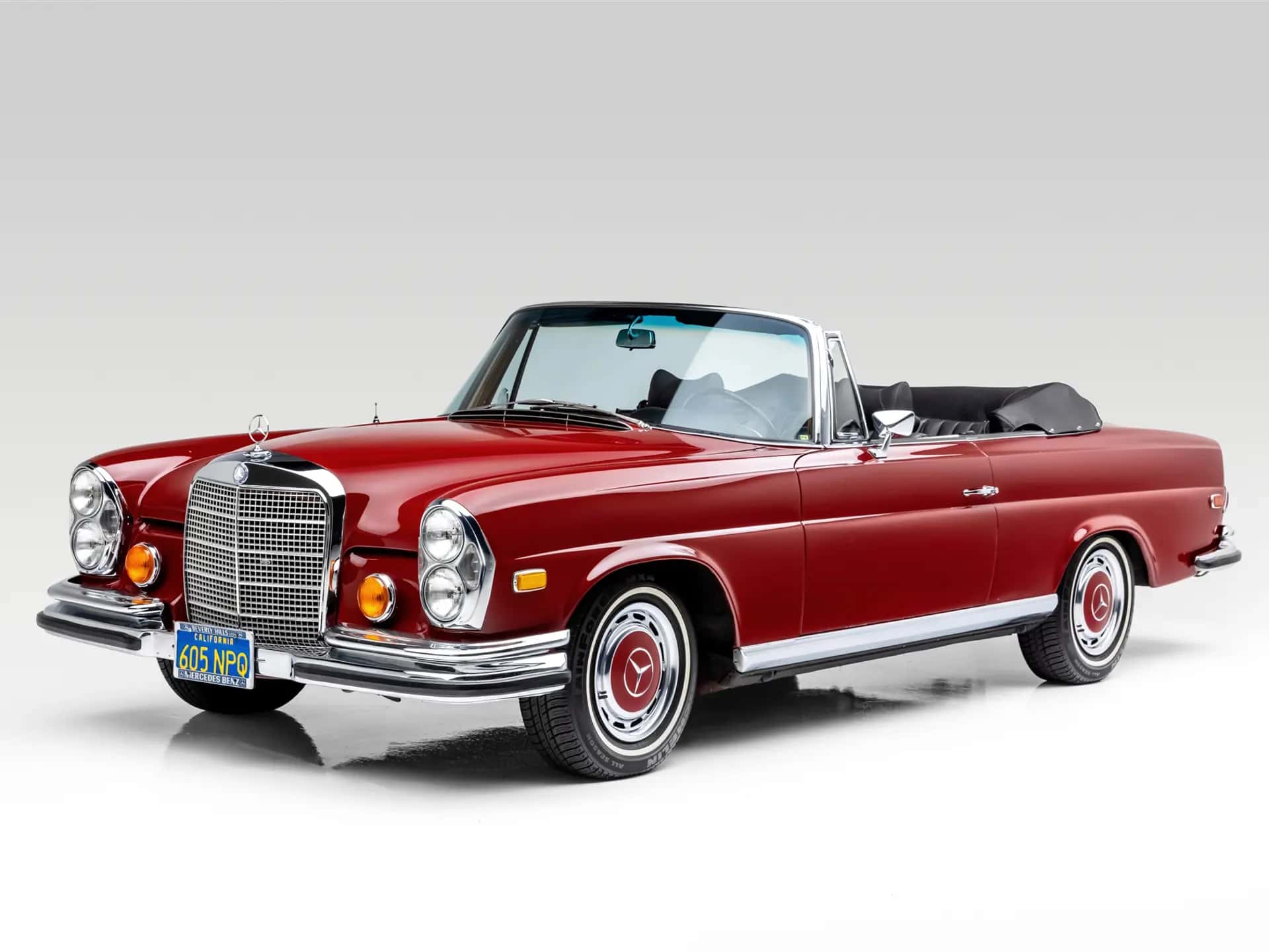 1969 Mercedes-Benz 280 SE Cabriolet sold for $88,000