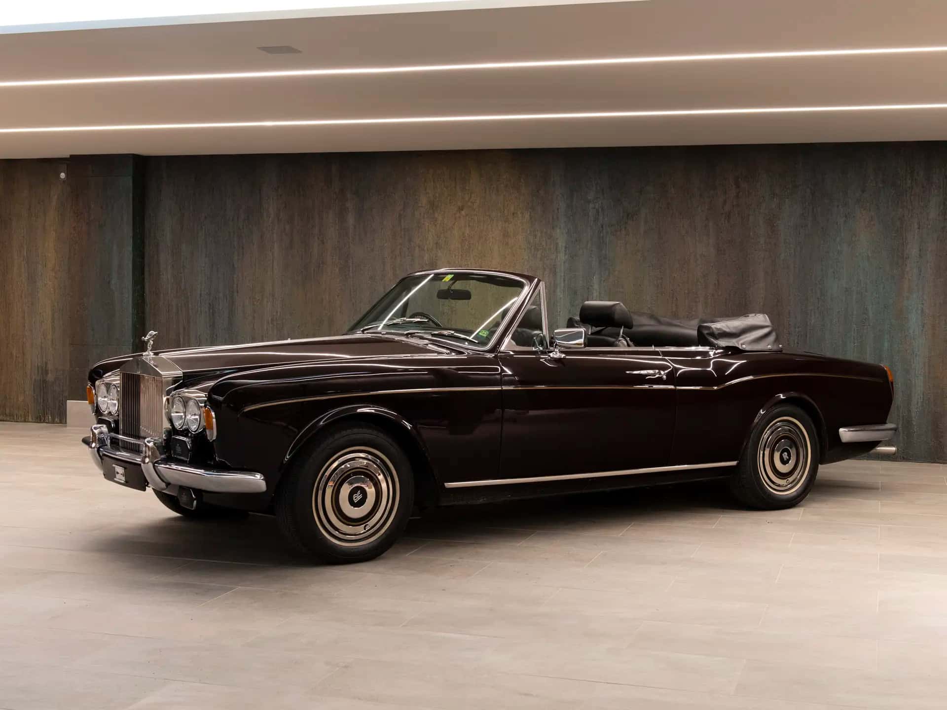 1976 Rolls-Royce Corniche Drophead Coupé sold for $80,500