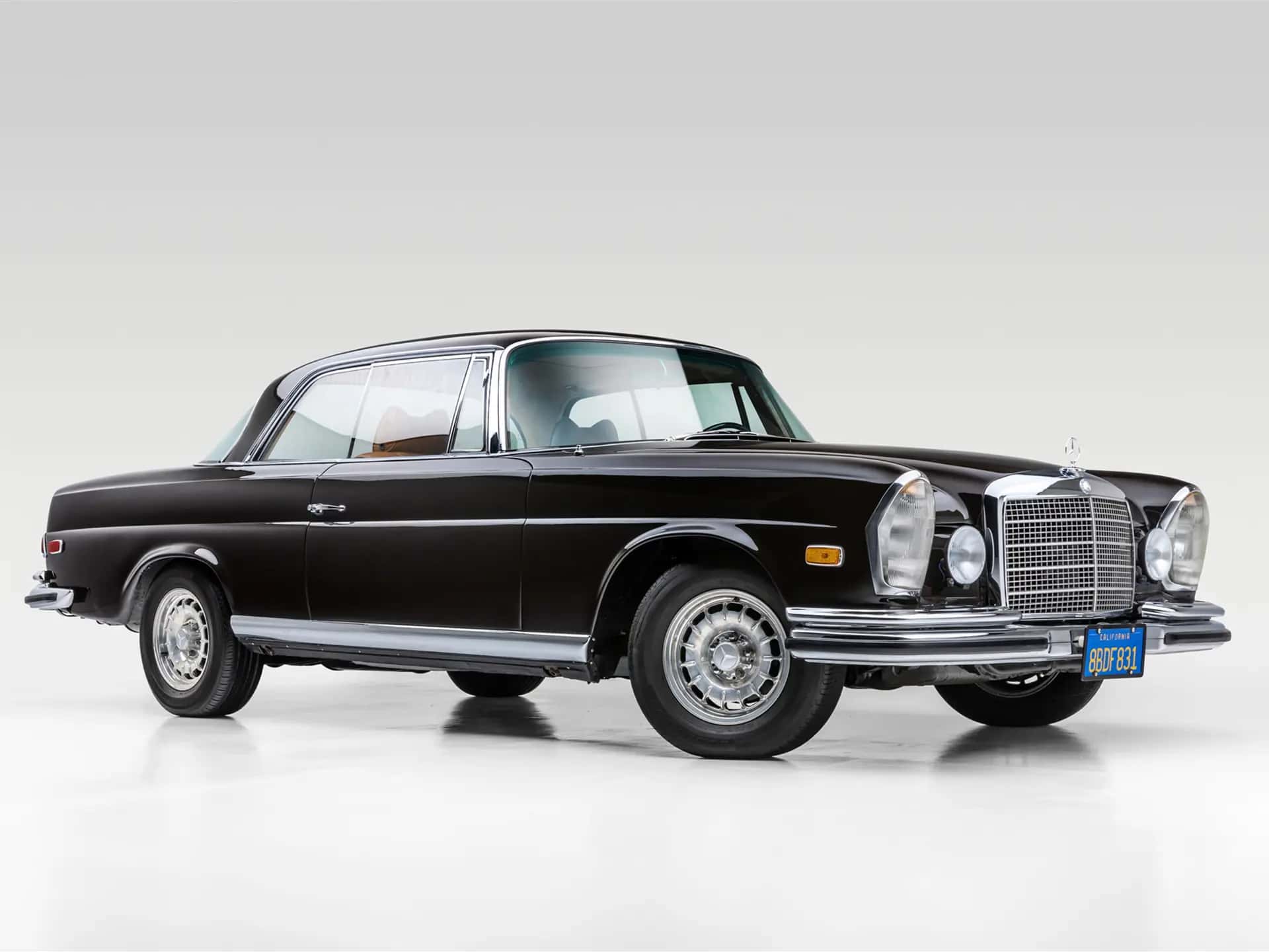 1970 Mercedes-Benz 280 SE 3.5 Coupe sold for $96,800