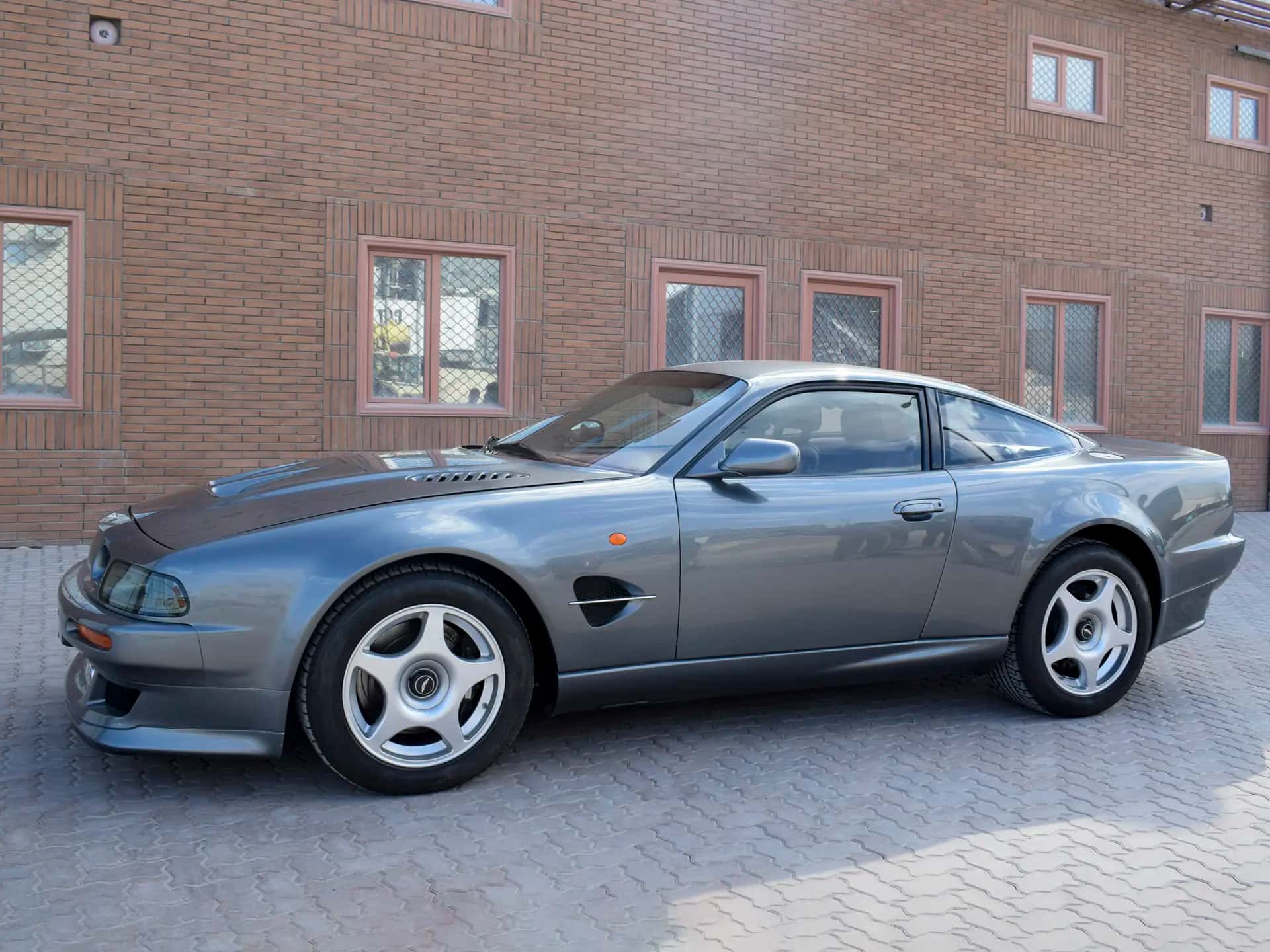 2000 Aston Martin V8 Vantage Le Mans sold for €253,000