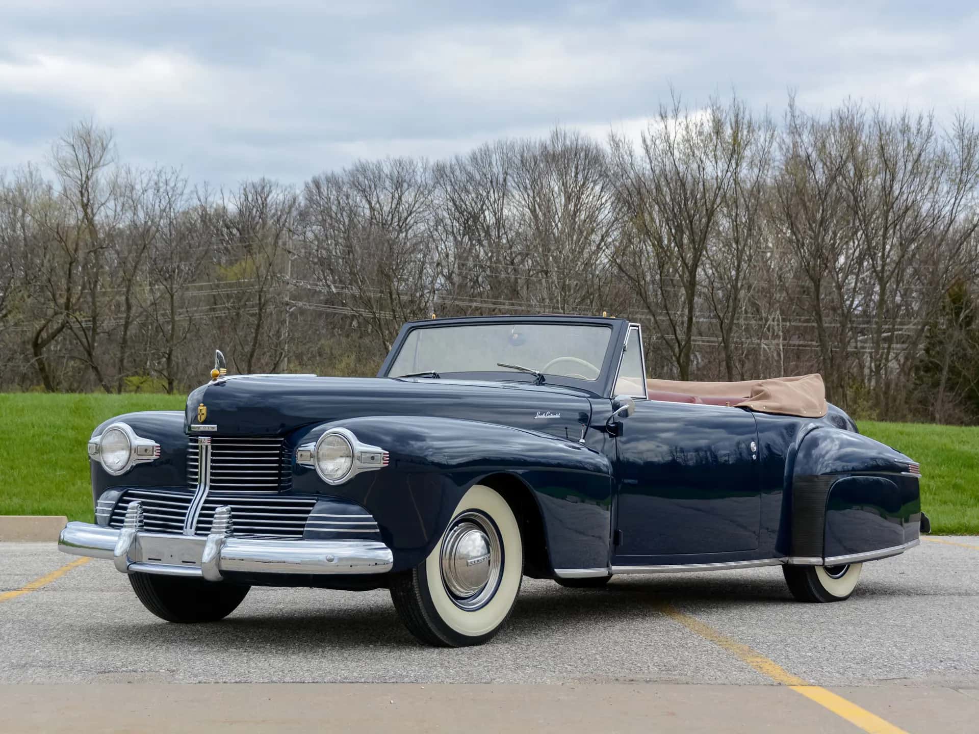 1942 Lincoln Continental Cabriolet sold for $74,250