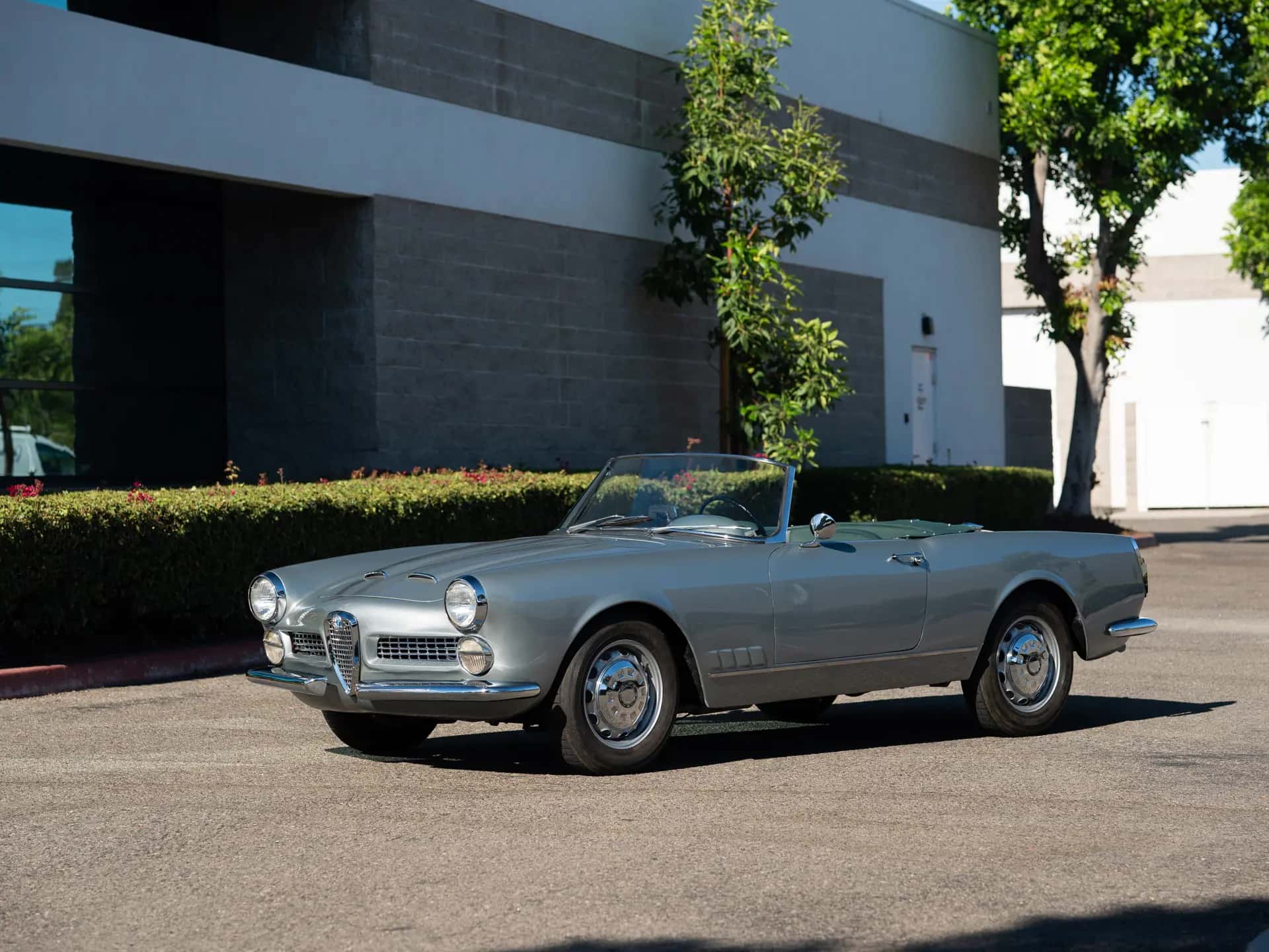 1961 Alfa Romeo 2000 Spider sold for $134,400