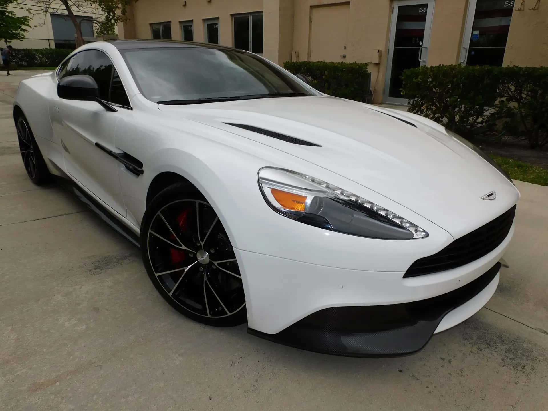 2014 Aston Martin Vanquish sold for $0