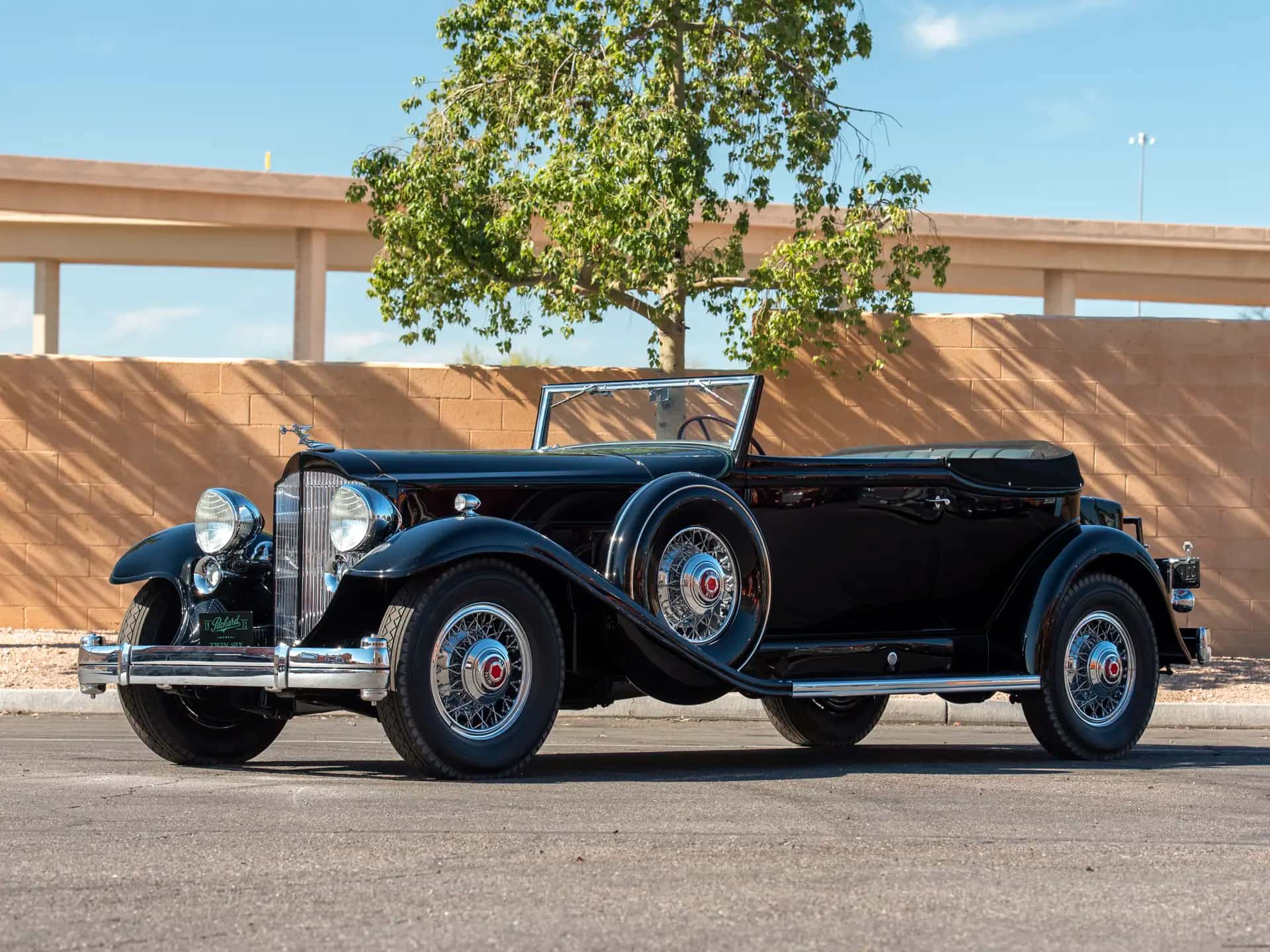 1932 Packard 905 Twin Six Convertible Victoria sold for $511,000