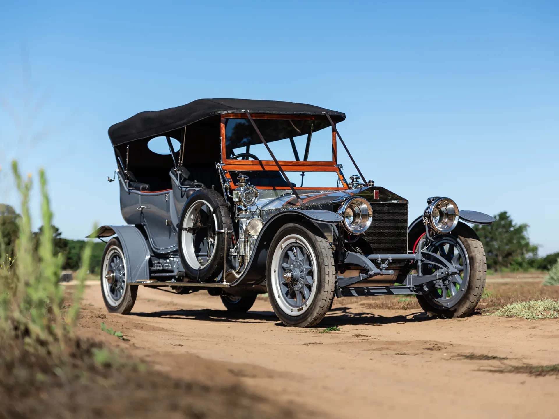 1909 Rolls-Royce 40/50 HP Silver Ghost Roi des Belges in the style of Barker sold for $698,500