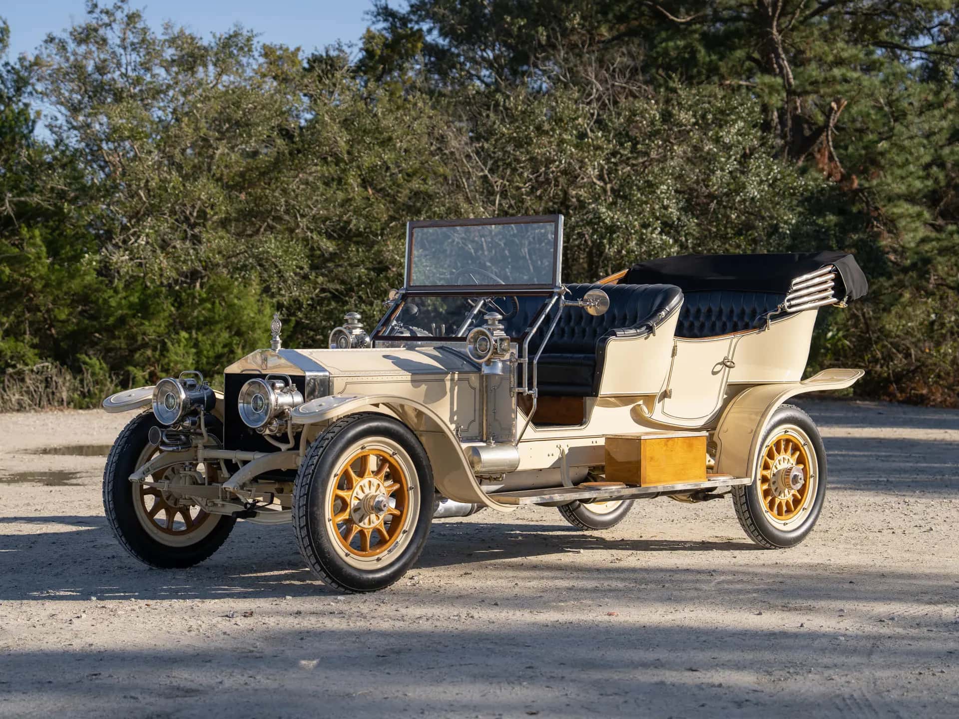 1909 Rolls-Royce Silver Ghost Roi des Belges “The Silver Fairy” in the style of Barker sold for $885,000