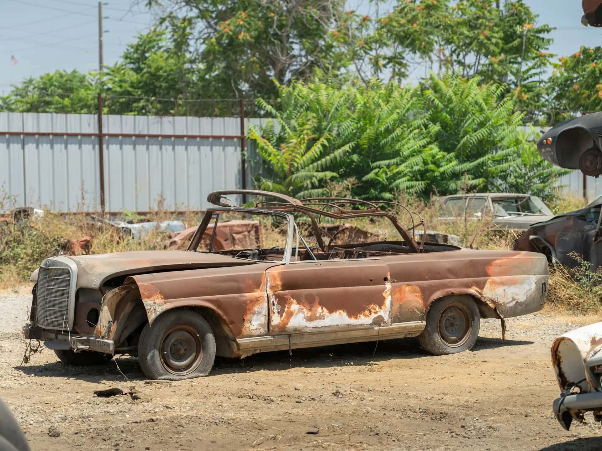 1967 Mercedes-Benz 250 SE Cabriolet sold for $16,240