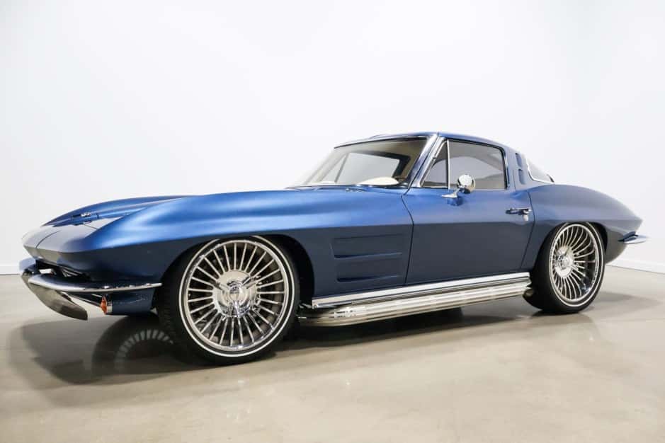 1963 Chevrolet Corvette C2 (1963) sold for $590,000