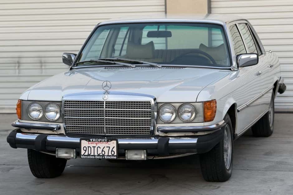 1977 Mercedes-Benz W116 S-Class sold for $10,100