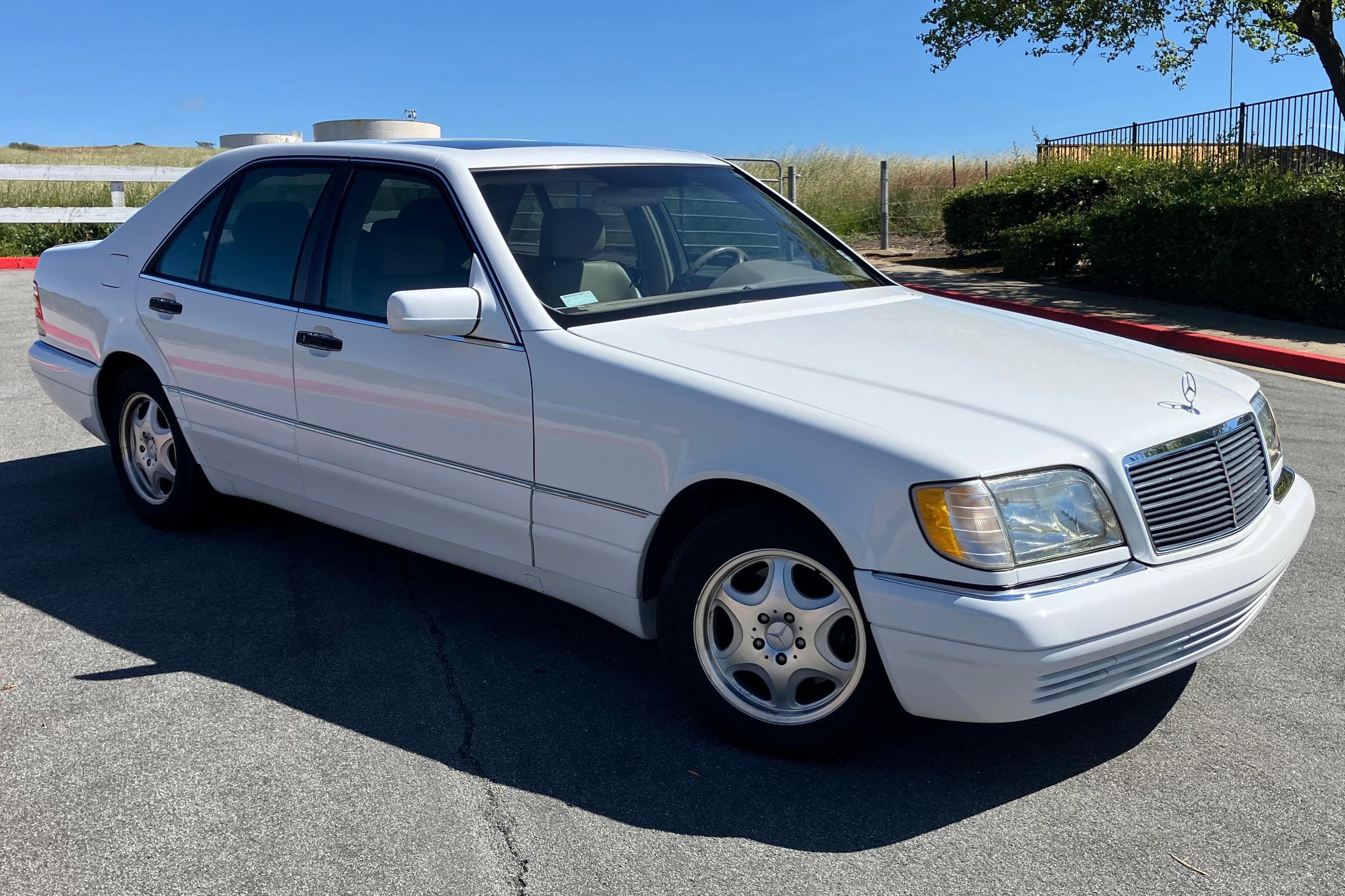1998 Mercedes-Benz S-Class sold for $7,300