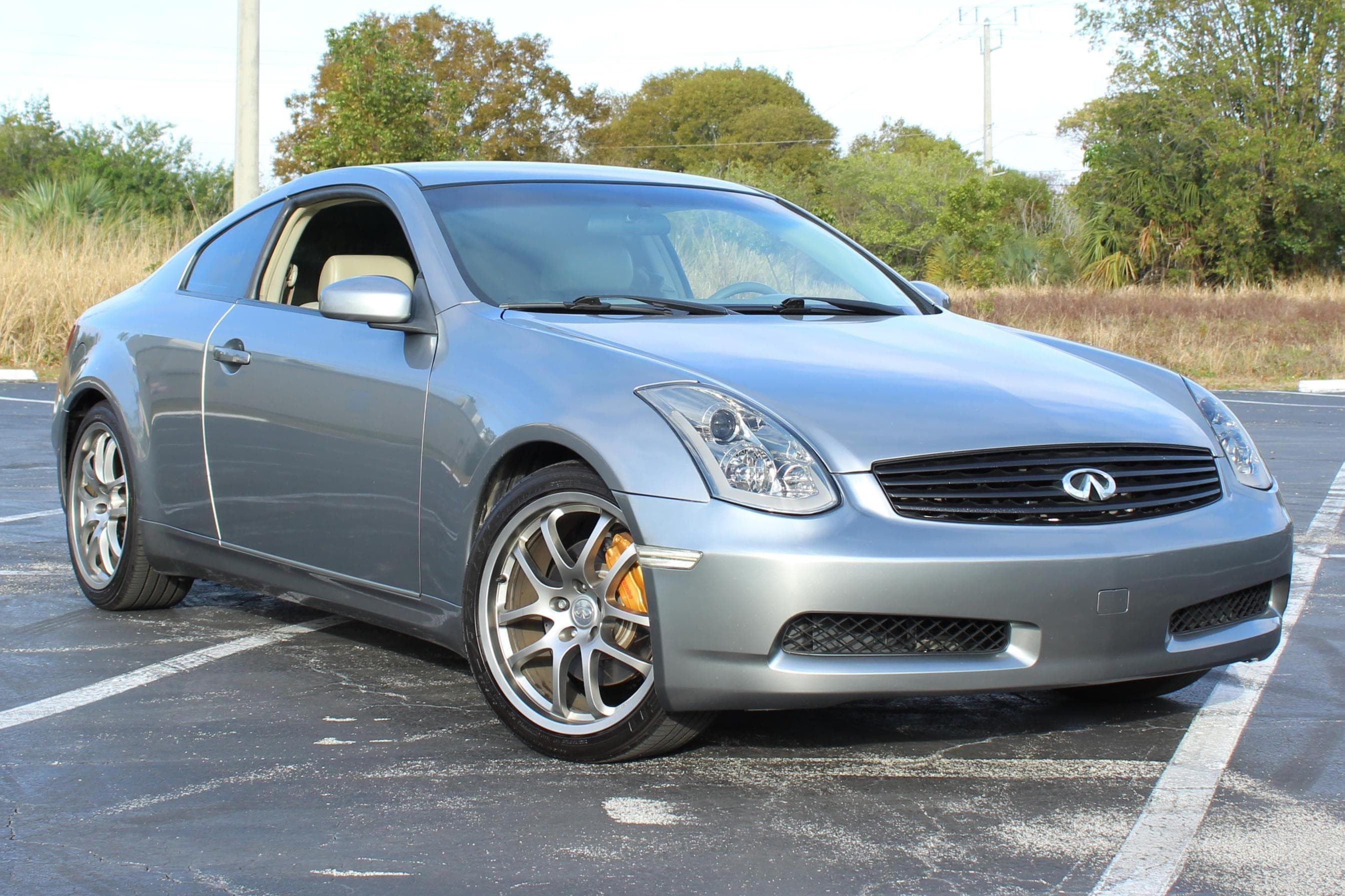 2003 Infiniti G35 sold for $9,300