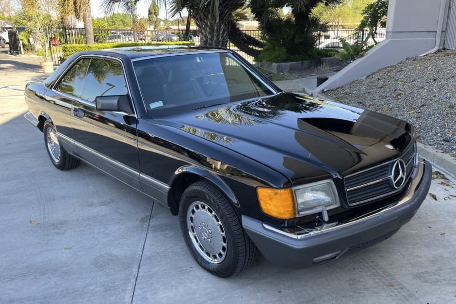 1990 Mercedes-Benz C126 sold for $38,500