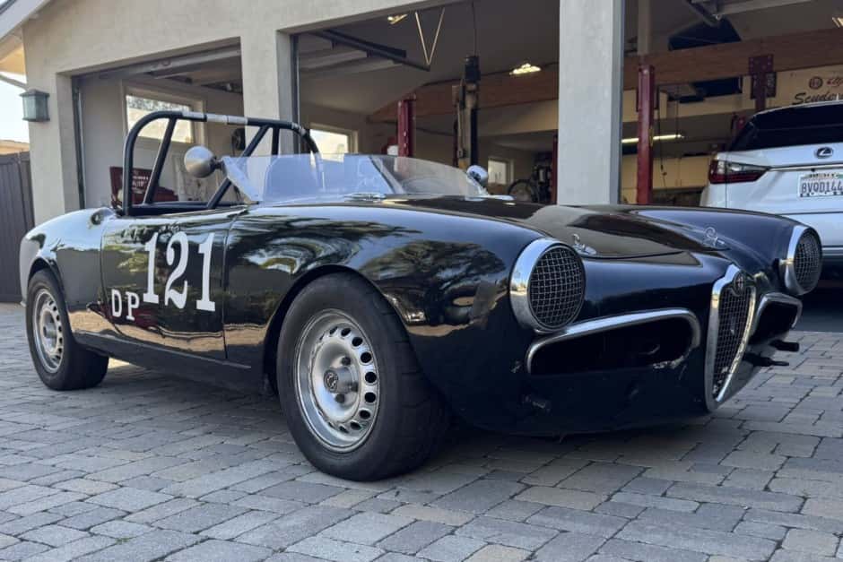 1961 Alfa Romeo 750/101 Series Giulietta & Giulia sold for $35,000