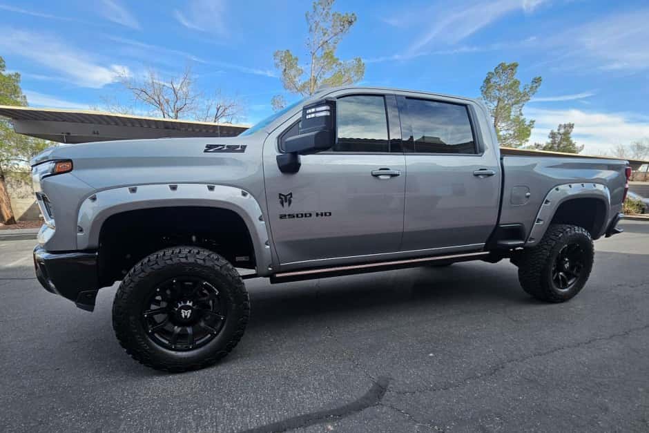 2025 Chevrolet Silverado T1XX (2019+) sold for $70,500
