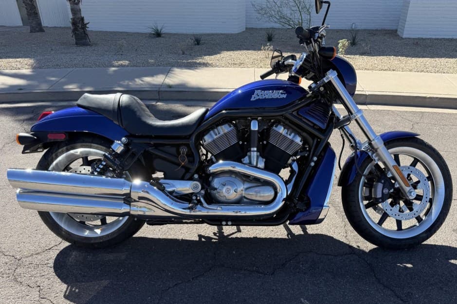 2006 Harley-Davidson V-Rod sold for $9,500