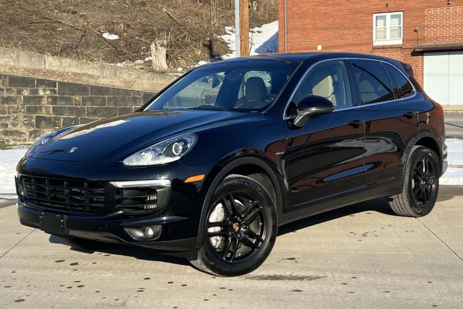 2015 Porsche 958 Cayenne (2011-2018) sold for $14,500