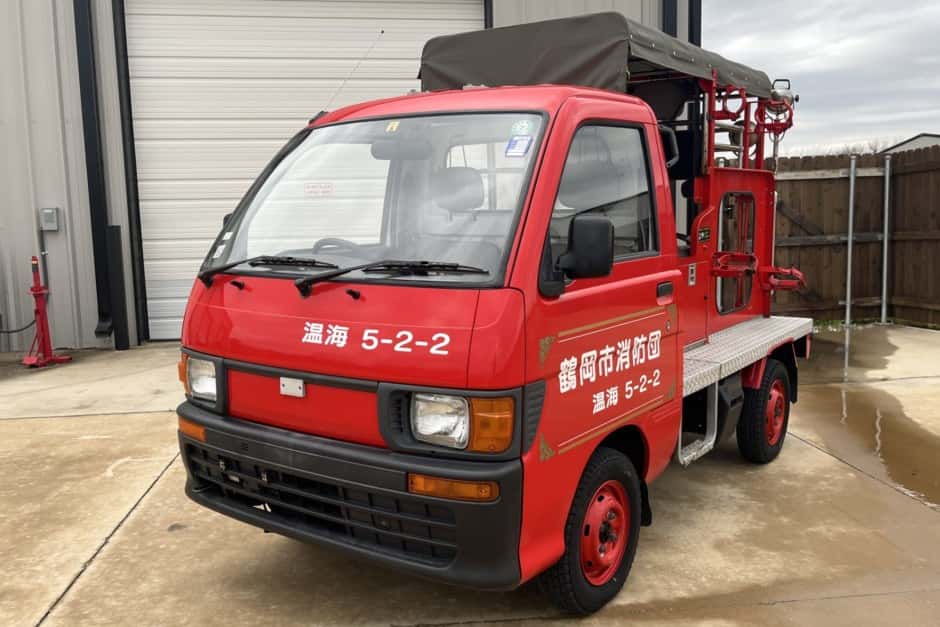 1995 Daihatsu Hijet sold for $10,975