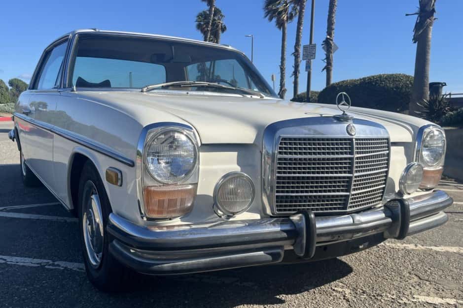 1972 Mercedes-Benz W114 & W115 sold for $8,500