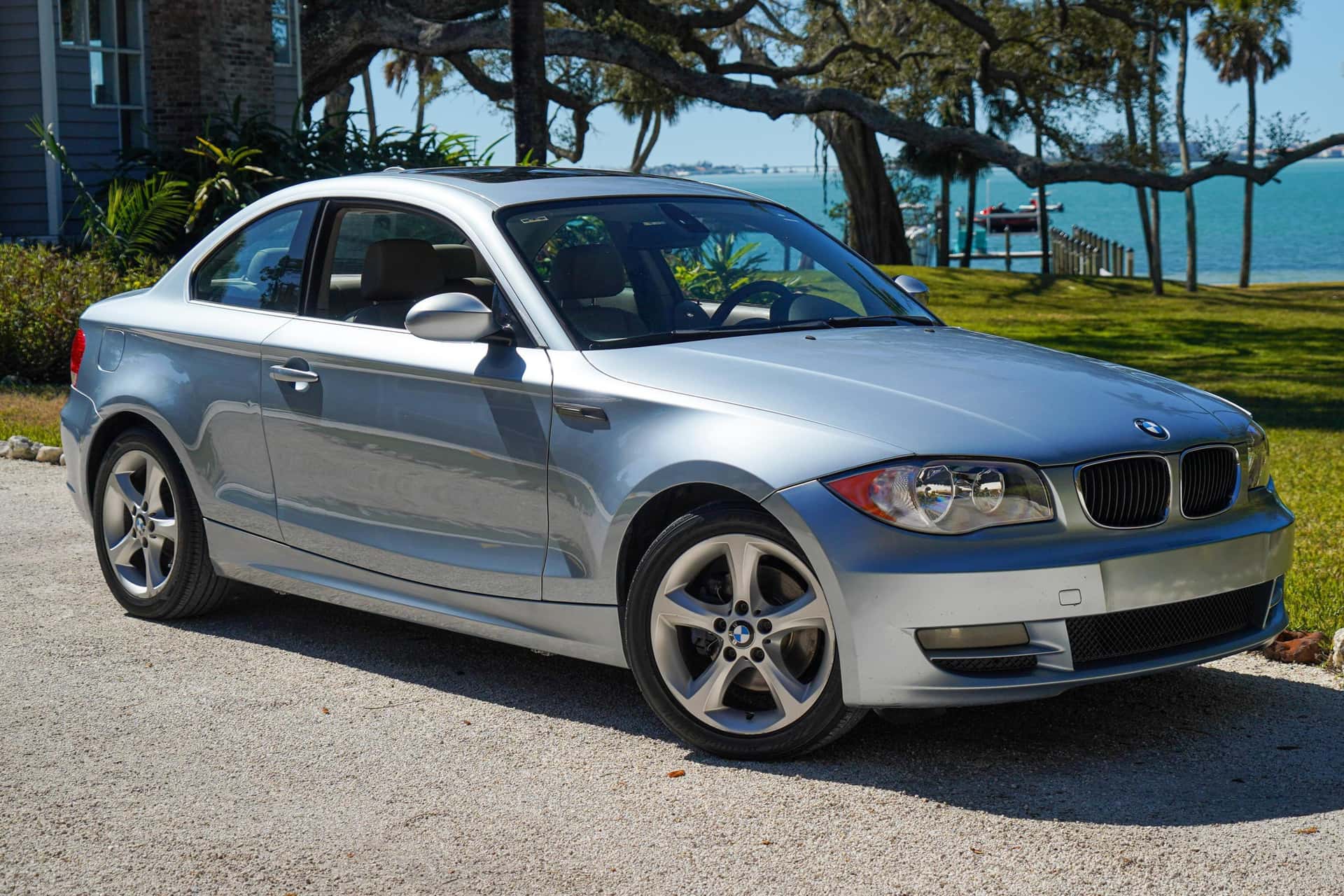 2009 BMW 1 Series sold for $10,600