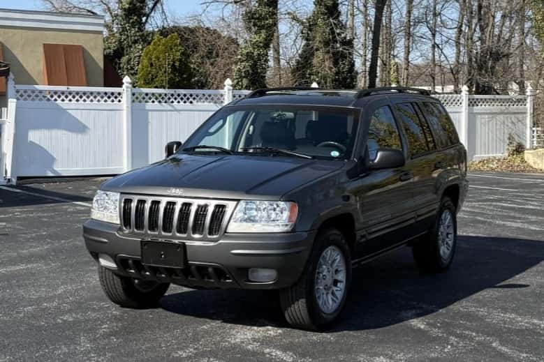 2002 Jeep WJ Grand Cherokee sold for $10,666