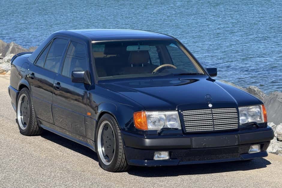 1990 Mercedes-Benz W124 E-Class sold for $25,750