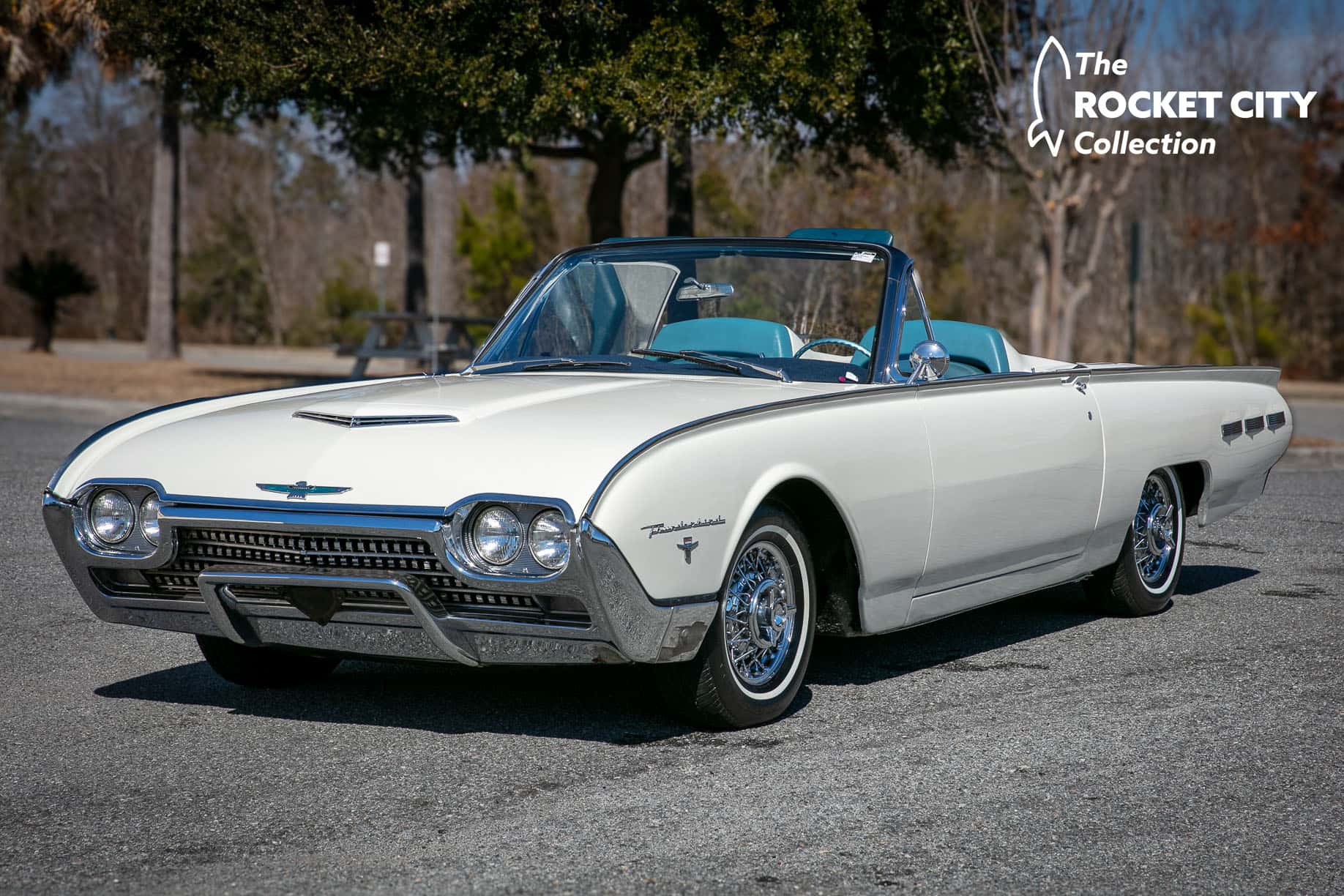 1962 Ford Thunderbird sold for $27,000