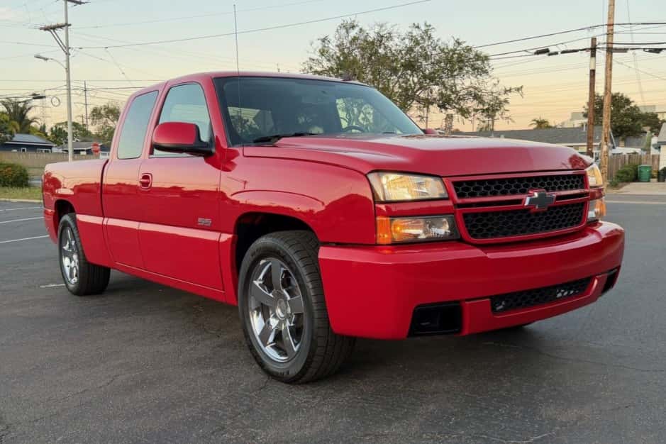 2006 Chevrolet Silverado GMT800 (1999-2007) sold for $25,750