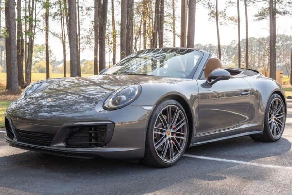 2017 Porsche 991 911 Carrera 4S sold for $126,000