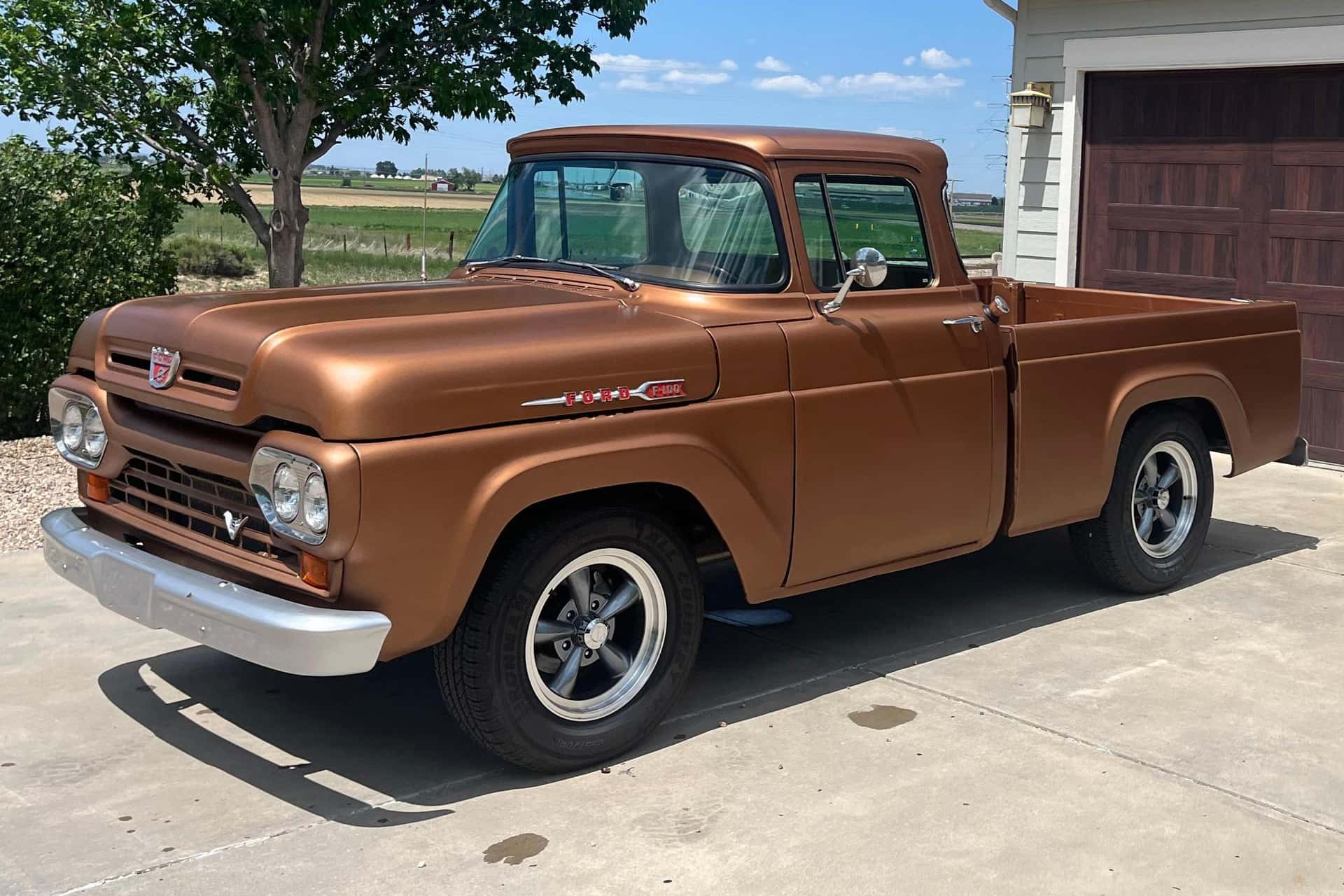 1960 Ford F-100 sold for $18,750