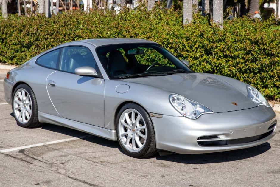 2003 Porsche 996 911 Carrera sold for $43,750
