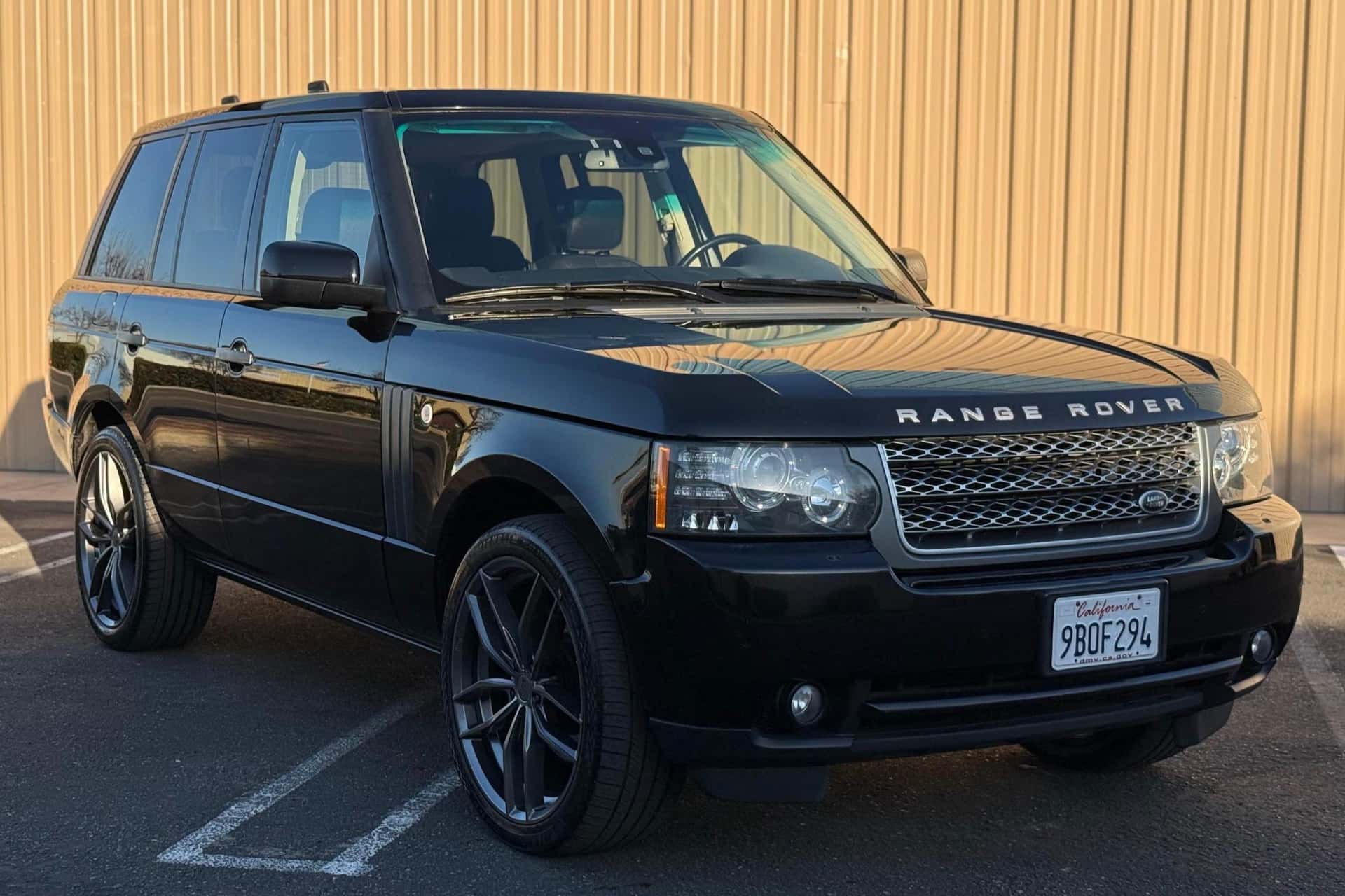 2010 Land Rover Range Rover sold for $9,100