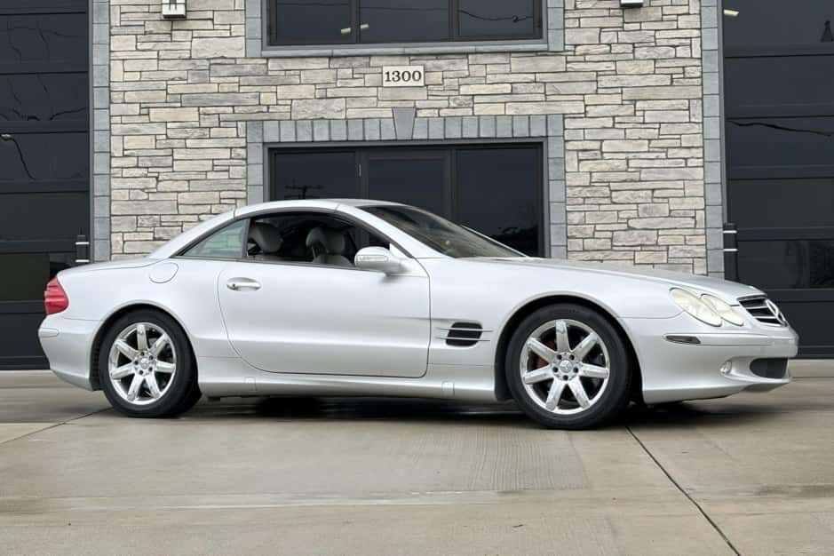 2003 Mercedes-Benz R230 SL sold for $4,400