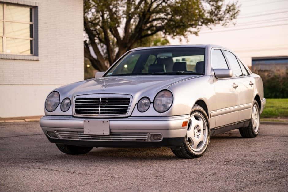 1997 Mercedes-Benz W210 E-Class sold for $8,400