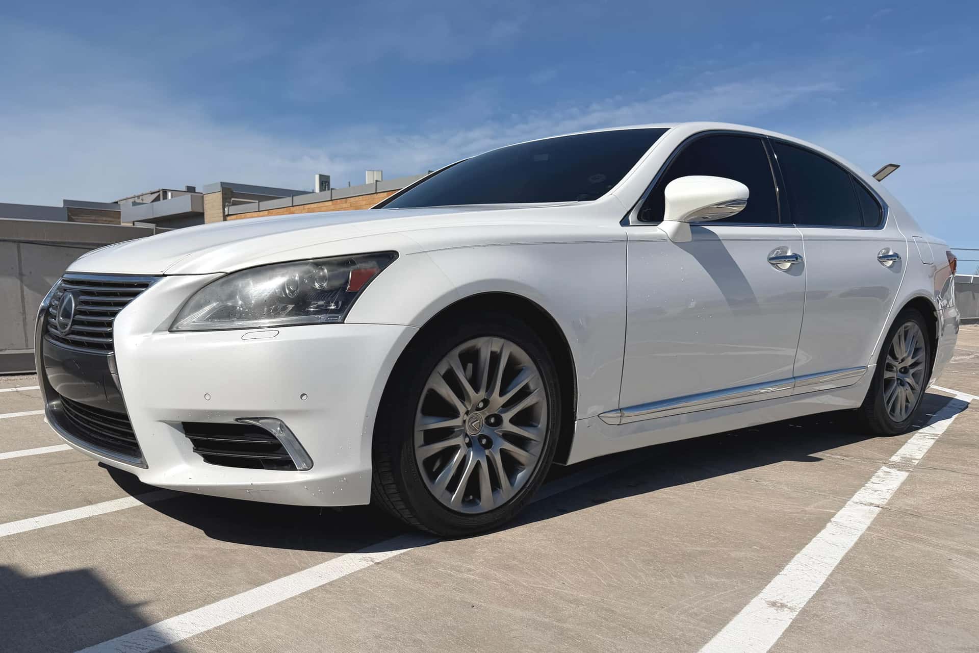 2013 Lexus LS sold for $10,250